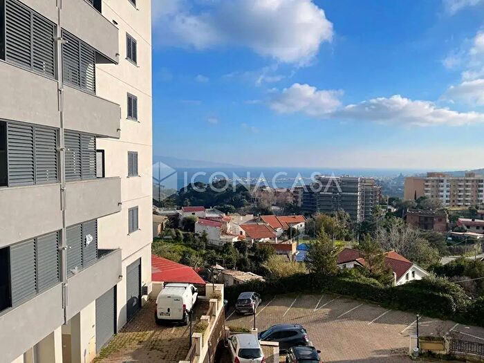 Appartamento quadrilocale in vendita in Via Sandro Pertini d, Messina