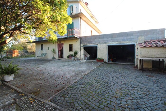 Casa con 7 locali in vendita in Via di San Clemente, Casaprota