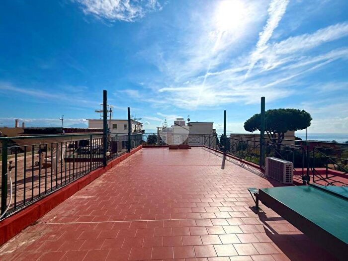 Appartamento bilocale in affitto in Viale Costa, Posillipo, Napoli