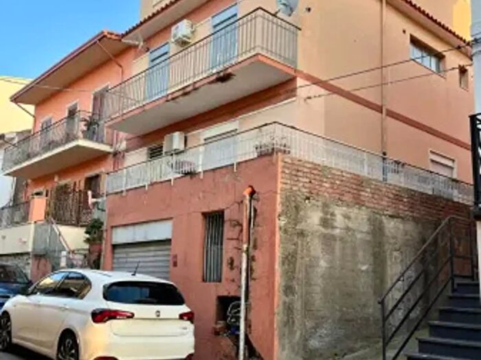 Appartamento quadrilocale in vendita in Viale delle Terme, Terme Vigliatore