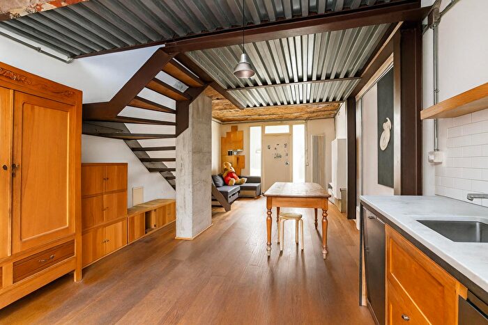 Casa con 5 locali in vendita in Cascina