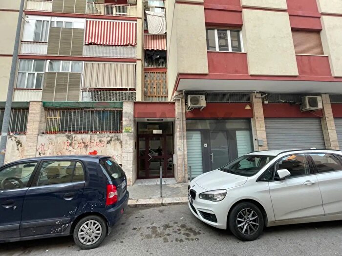 Appartamento trilocale in affitto in Via Brennero, Bari