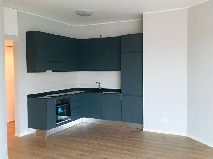 Appartamento trilocale in affitto in Viale Belisario, Pagano, Milano