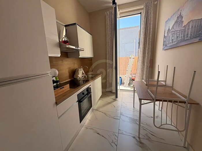 Appartamento trilocale in vendita in Via Domenico Tempio, Catania