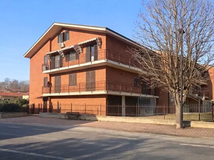 Appartamento quadrilocale in vendita in Via Canale, Sommariva Del Bosco