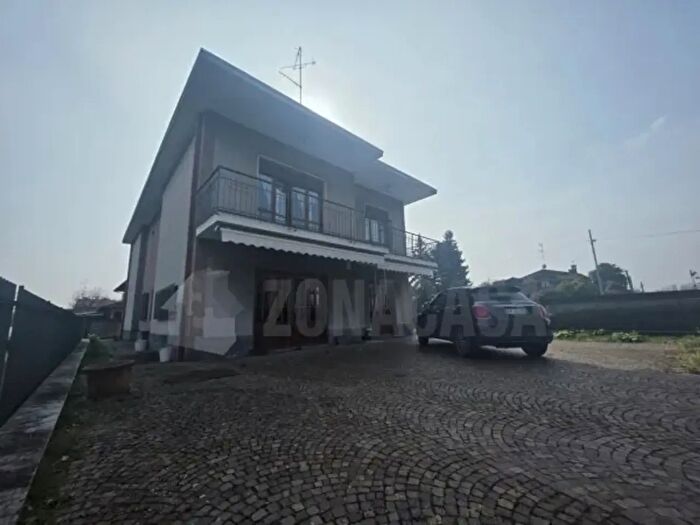 Casa quadrilocale in vendita in Via San Fermo, Somma Lombardo