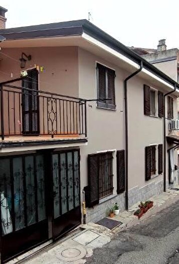 Casa con 7 locali in vendita in Stradella