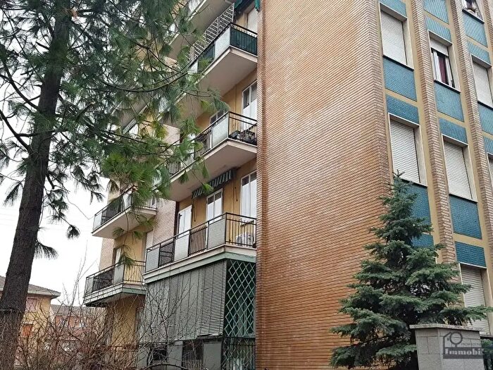 Appartamento trilocale in vendita in Parma Via Brescia, Parma