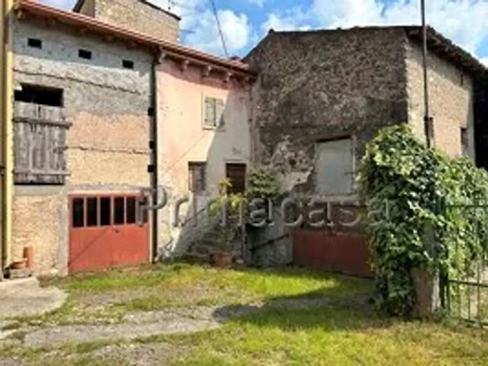Casa con 5 locali in vendita in Via Villa, Grezzana