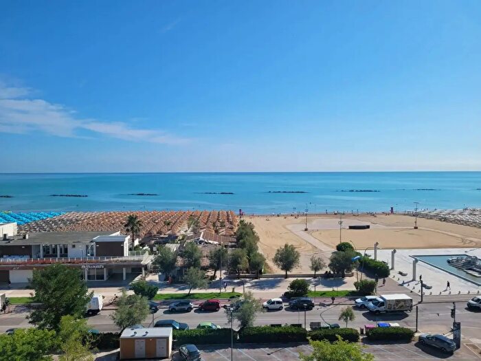 Appartamento quadrilocale in vendita in Piazza Primo Maggio, Pescara