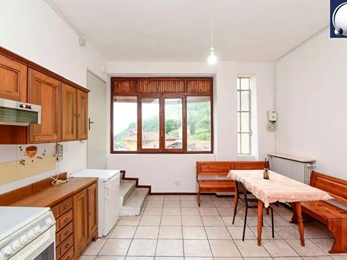 Casa trilocale in vendita in Via Crocefisso, Caslino DErba