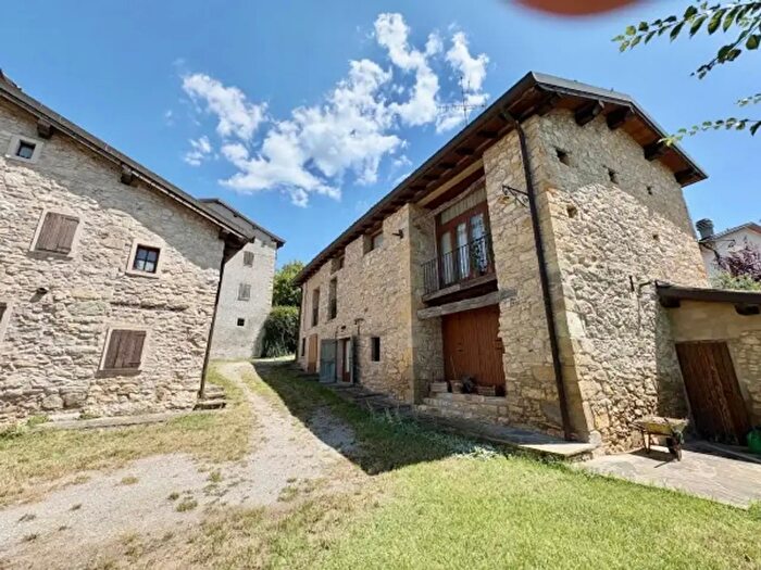 Casa con 6 locali in vendita in Località LeguignoFaggeto, Casina