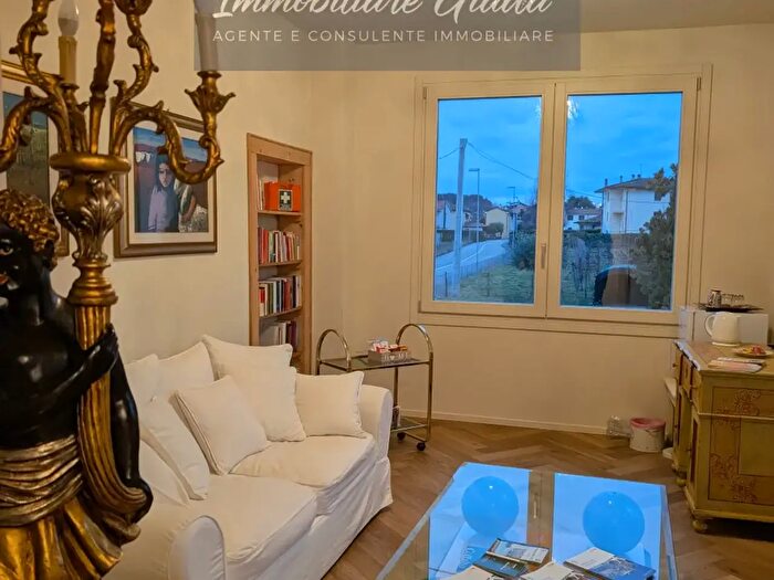 Casa con 5 locali in vendita in Vittorio Veneto