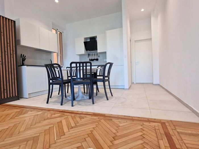 Appartamento trilocale in affitto in Piazza della Libertà, Borghetto Santo Spirito