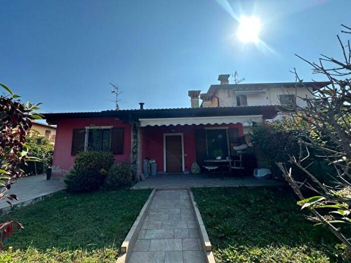 Casa quadrilocale in vendita in Via XXIV Maggio, Leno