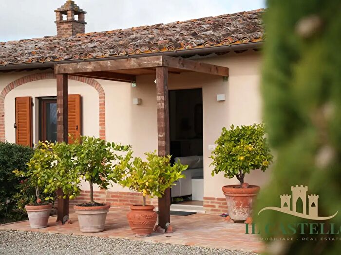 Casa quadrilocale in vendita in Villastrada, Castiglione Del Lago
