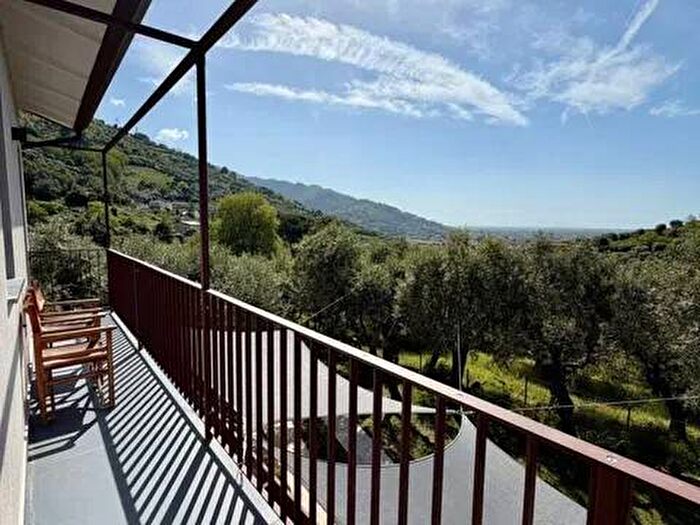 Casa con 6 locali in affitto in Pietrasanta
