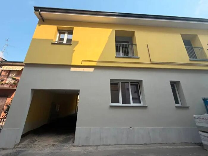 Appartamento trilocale in vendita in Via Febbraio, Cantu'