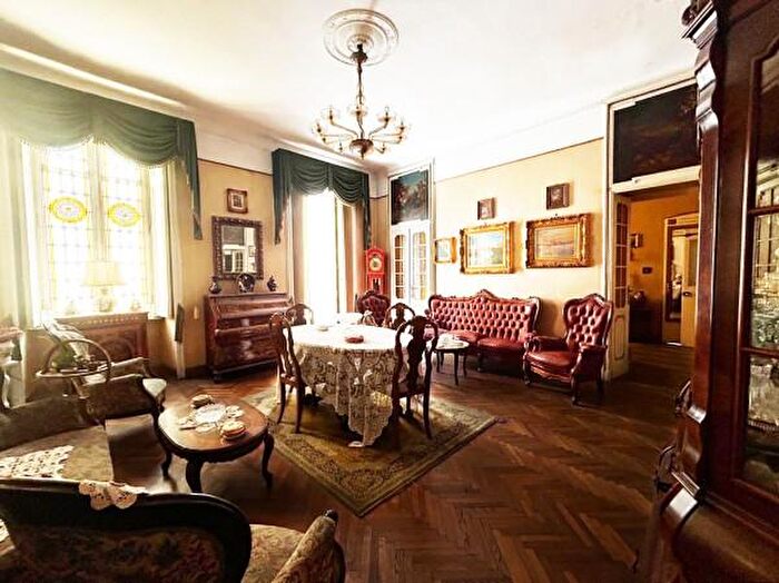 Appartamento con 6 locali in vendita in Via Giuseppe Mazzini, Torino