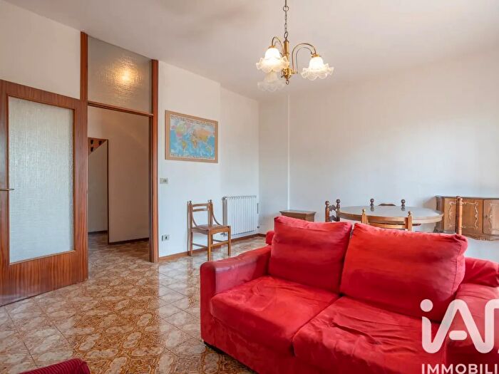 Appartamento quadrilocale in vendita in Via Oreste Lizzadri, Urbino