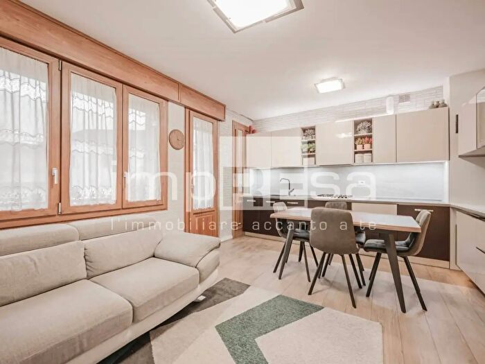 Appartamento con 5 locali in vendita in Via Cadorin, San Fior