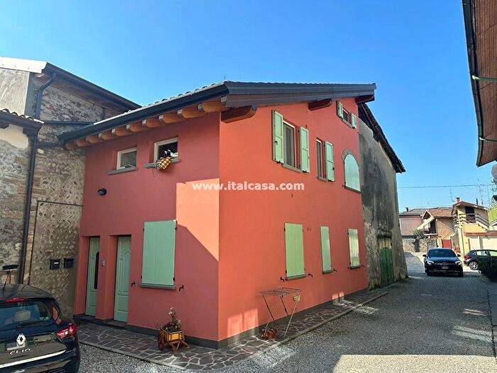 Appartamento bilocale in vendita in Via Guglielmo Marconi, Scanzorosciate