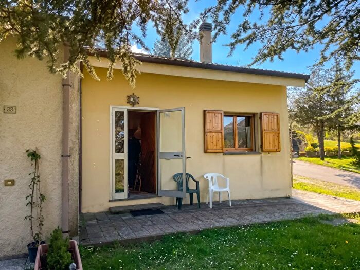 Casa con 6 locali in vendita in Via Canazei, Casteldelci