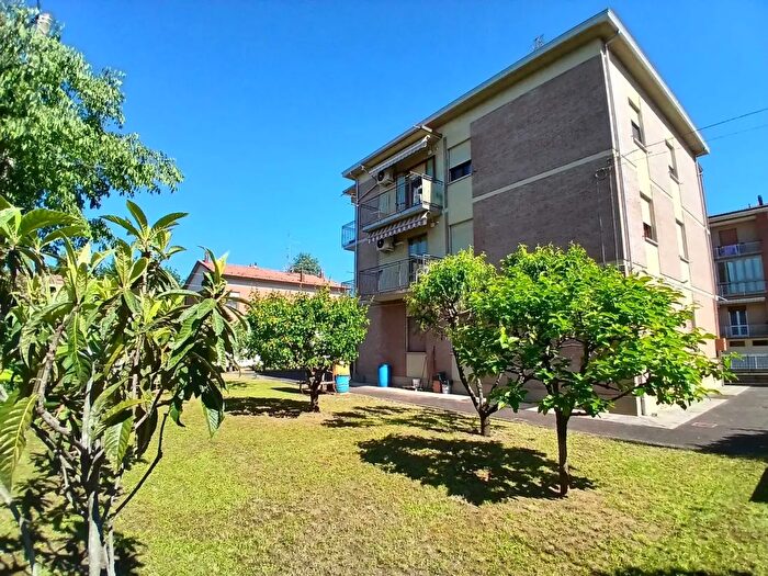 Casa con 10 locali in vendita in Via C Prampolini, Vignola