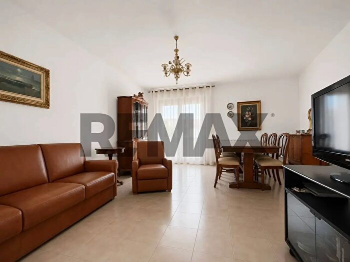 Appartamento quadrilocale in vendita in Via Santorre Santarosa, Falconara Marittima