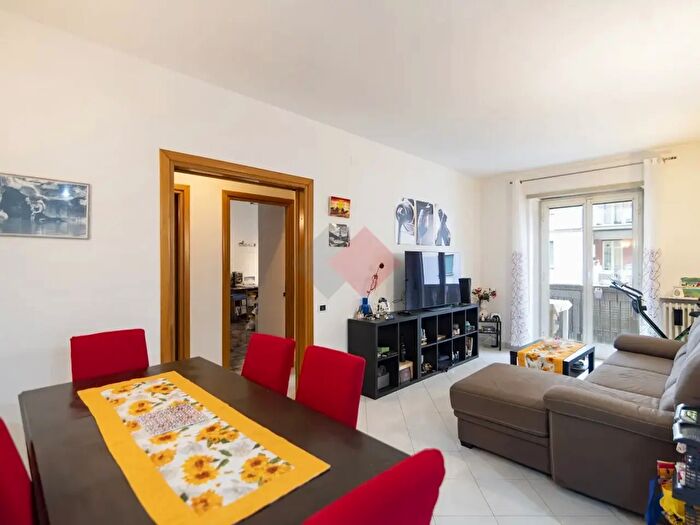 Appartamento trilocale in vendita in Piazza della Radio, Roma