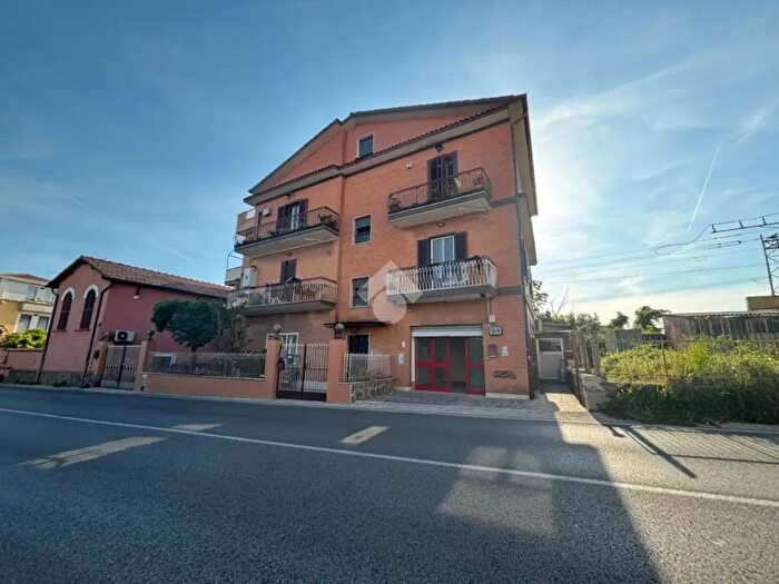 Appartamento bilocale in vendita in Via Flaminia, Castelnuovo Di Porto