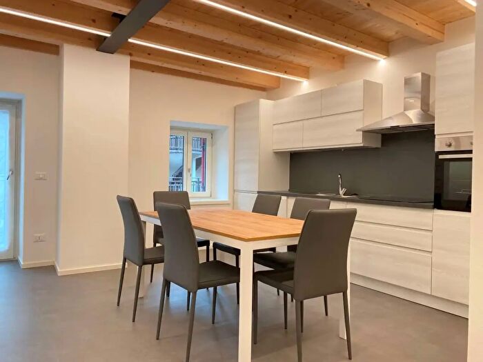 Appartamento con 5 locali in affitto in Piazza Xxiw Maggio, Grigno