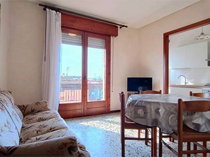 Appartamento trilocale in affitto in Marghera Catene, Venezia