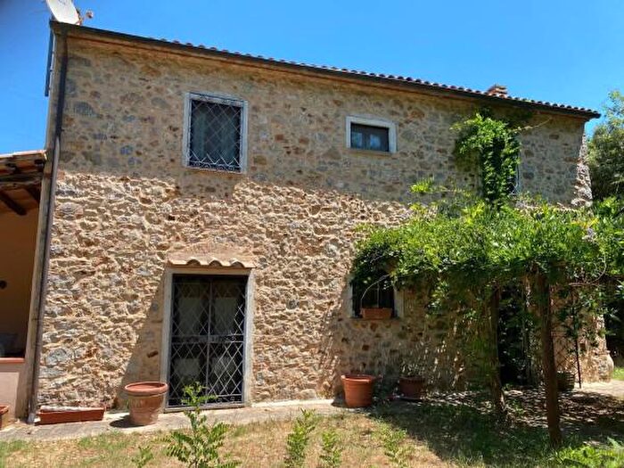 Casa con 6 locali in vendita in Manciano
